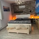 Appartement S Garazi A Balkonem *