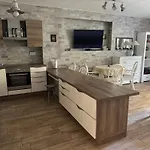 Appartement S Garazi A Balkonem *