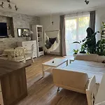 Appartement S Garazi A Balkonem *