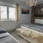 Appartement S Garazi A Balkonem Plzeň
