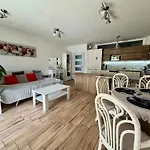 S Garazi A Balkonem Appartement *
