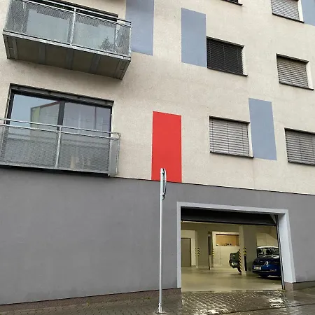 S Garáží A Balkónem *
