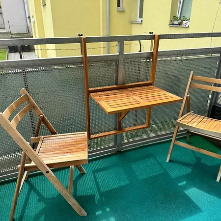Apartment S Garazi A Balkonem *