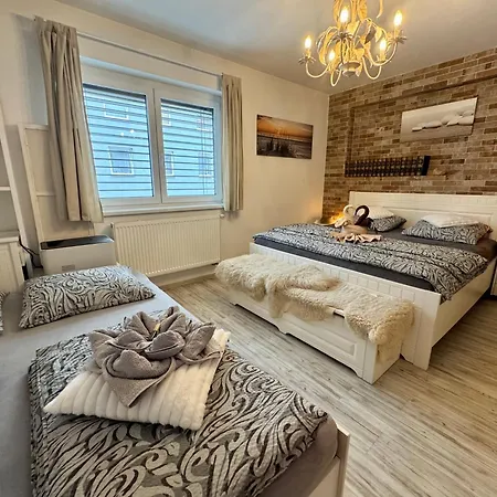 Appartement S Garazi A Balkonem Plzeň