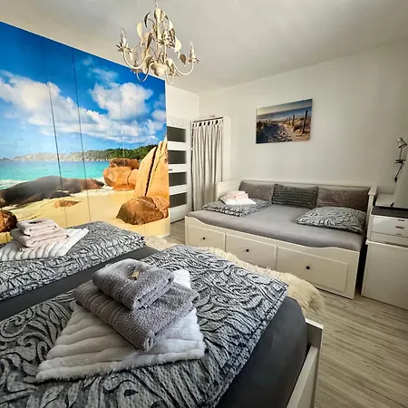Apartment S Garazi A Balkonem *