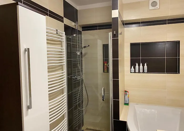 Апартаменти S Garazi A Balkonem