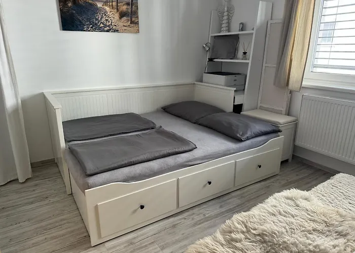 Апартаменти S Garazi A Balkonem Плзень