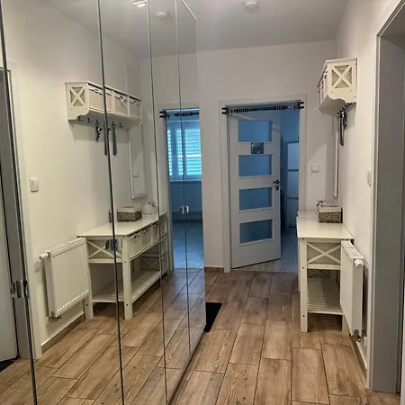 Appartement S Garazi A Balkonem