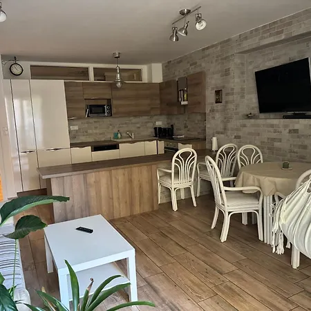 S Garazi A Balkonem * Plzeň